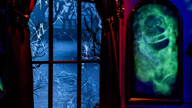 A dead 4D cinema becomes a rotating theatre where the targets are physical